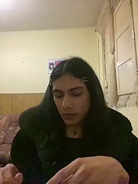 calliemaggotbone online show from 15, 4, 2026