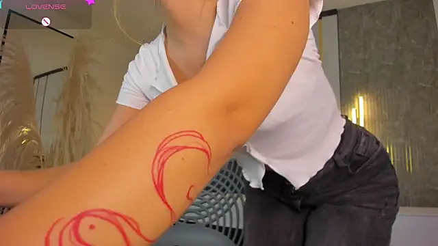 riley sierra online show from 4, 12, 2025