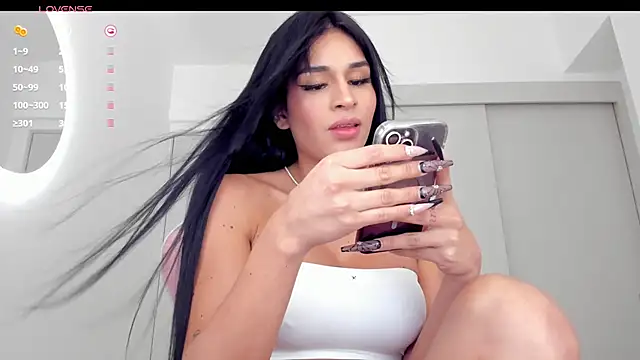 mia yourmommy online show from 6, 12, 2024