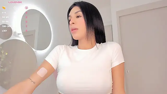 mia yourmommy online show from 27, 2, 2025