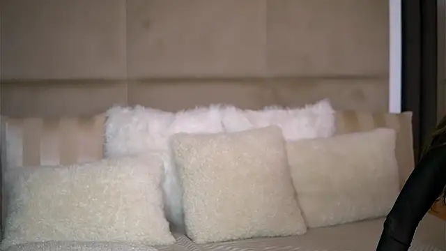 AnaisBellas online show from 2, 1, 2025