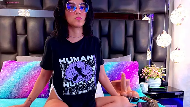 Iris Ross  online show from 18, 1, 2025
