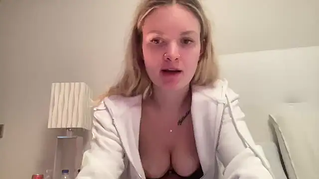 Snapshot of mariemelissah chatting on 22, 12, 2024 mariemelissah online show from 22, 12, 2024