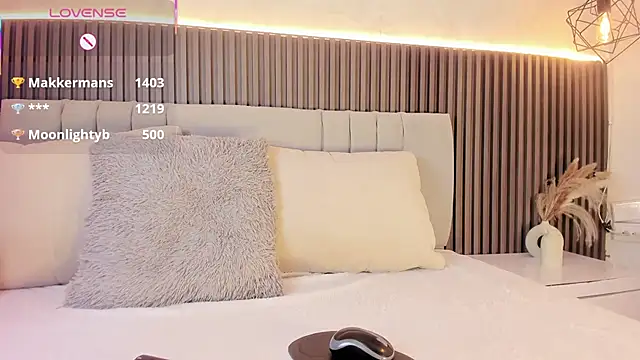 Snapshot of SHANONCLARK chatting on 8, 10, 2025 SHANONCLARK online show from 8, 10, 2025