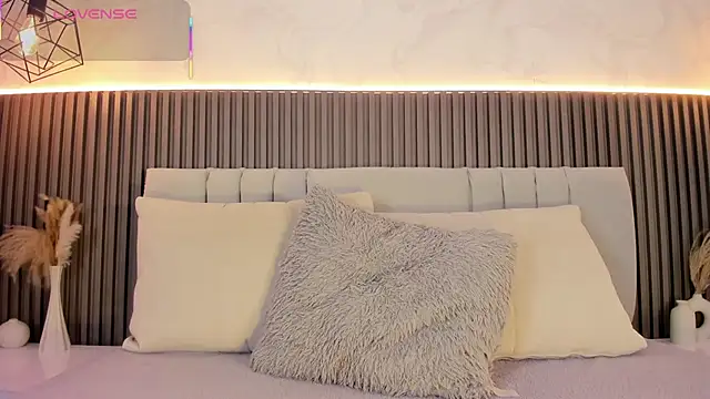 Snapshot of SHANONCLARK chatting on 12, 10, 2025 SHANONCLARK online show from 12, 10, 2025