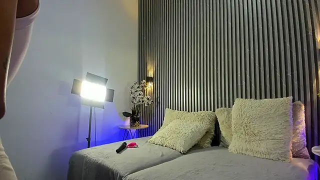 Snapshot of SHANONCLARK chatting on 17, 10, 2025 SHANONCLARK online show from 17, 10, 2025