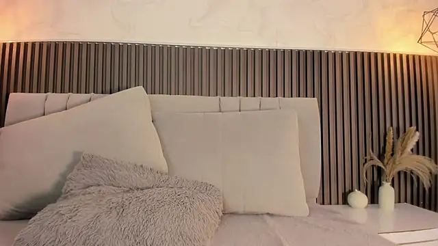 Snapshot of SHANONCLARK chatting on 14, 11, 2025 SHANONCLARK online show from 14, 11, 2025