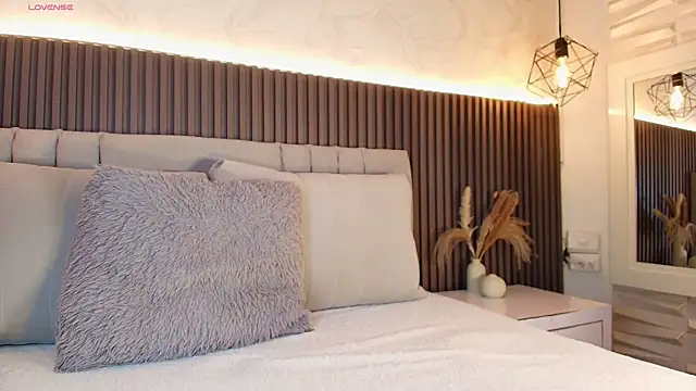 SHANONCLARK online show from 8, 1, 2026