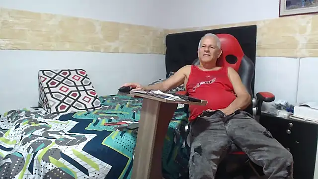 VALENTINO1983  online show from 6, 11, 2025