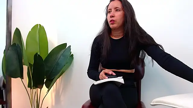 marthina thompsson online show from 2, 1, 2025