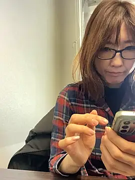 Snapshot of Love_me_Eri_ chatting on 22, 12, 2025 Love me Eri online show from 22, 12, 2025