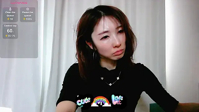 Snapshot of Love_me_Eri_ chatting on 26, 5, 2026 Love me Eri online show from 26, 5, 2026