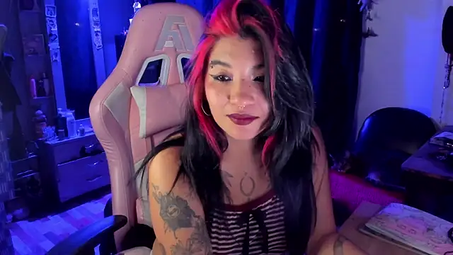 Snapshot of annie_walker6 chatting on 4, 6, 2026 annie walker6 online show from 4, 6, 2026