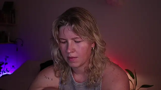 moonamii online show from 21, 10, 2025