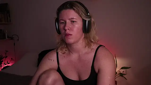 moonamii online show from 29, 10, 2025