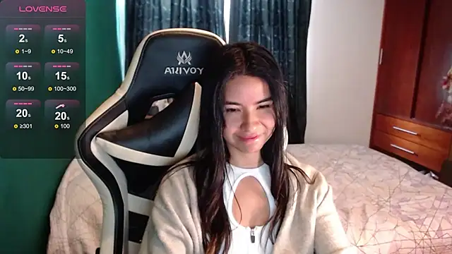 Snapshot of alice_middlee chatting on 17, 6, 2026 alice middlee online show from 17, 6, 2026