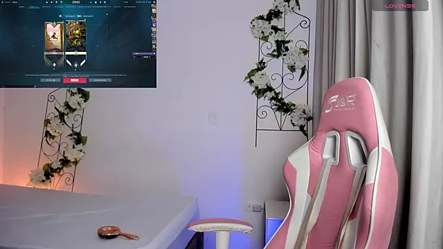 Jiggly   online show from 10, 9, 2025