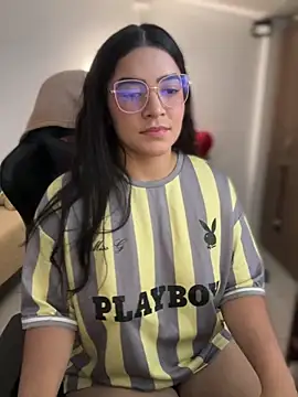 Lia flowers online show from 1, 3, 2026