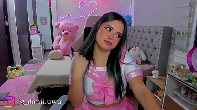 Snapshot of CuteDani_ chatting on 25, 7, 2026 CuteDani online show from 25, 7, 2026