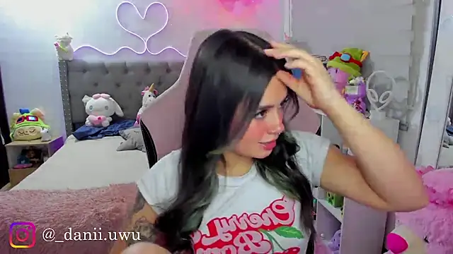 Snapshot of CuteDani_ chatting on 5, 8, 2026 CuteDani online show from 5, 8, 2026