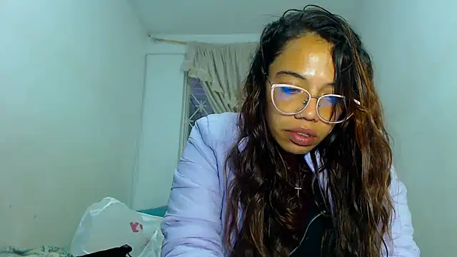 Snapshot of AmaraRoberts420 chatting on 7, 12, 2024 AmaraRoberts420 online show from 7, 12, 2024