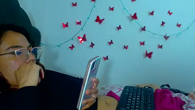 Snapshot of AmaraRoberts420 chatting on 16, 12, 2024 AmaraRoberts420 online show from 16, 12, 2024