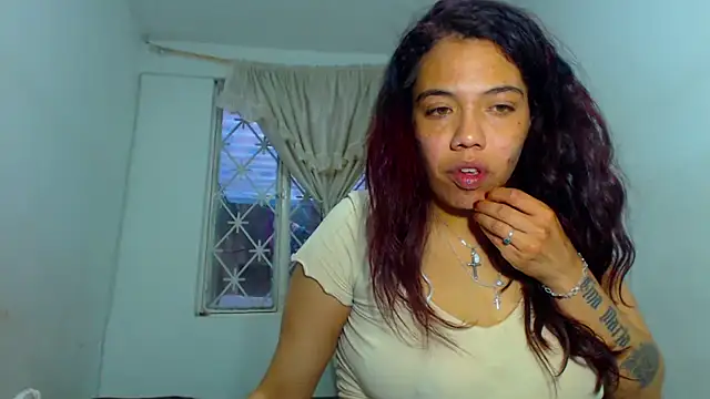 Snapshot of AmaraRoberts420 chatting on 4, 1, 2025 AmaraRoberts420 online show from 4, 1, 2025