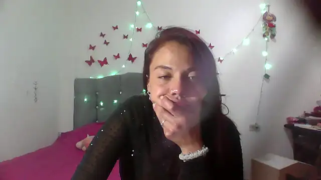 Snapshot of AmaraRoberts420 chatting on 3, 3, 2025 AmaraRoberts420 online show from 3, 3, 2025