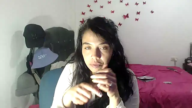 Snapshot of AmaraRoberts420 chatting on 12, 9, 2025 AmaraRoberts420 online show from 12, 9, 2025