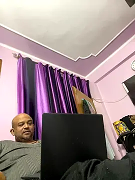 Dick 6inches online show from 26, 11, 2025