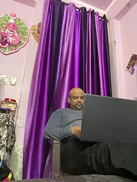 Dick 6inches online show from 7, 2, 2026