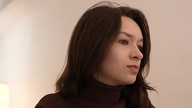 VivianLy  online show from 21, 2, 2025