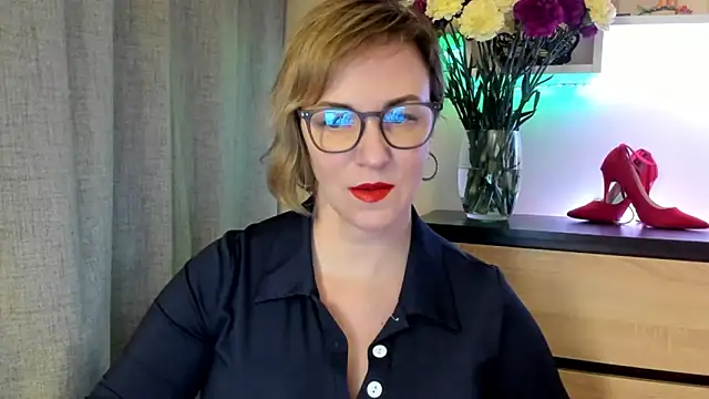 feliziaDesire online show from 15, 10, 2025