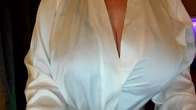 Snapshot of feliziaDesire chatting on 1, 2, 2026 feliziaDesire online show from 1, 2, 2026