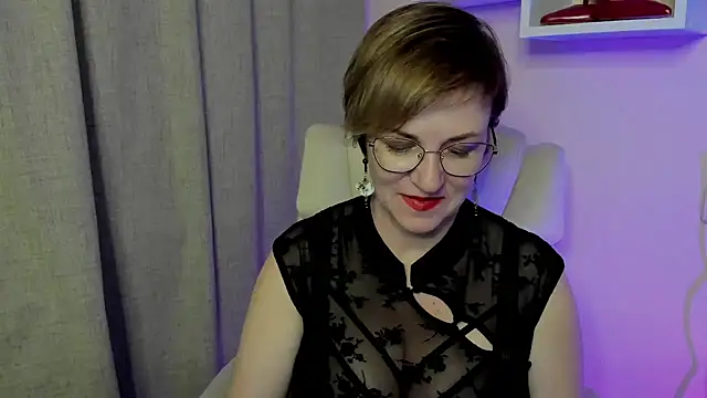 Snapshot of feliziaDesire chatting on 25, 6, 2026 feliziaDesire online show from 25, 6, 2026
