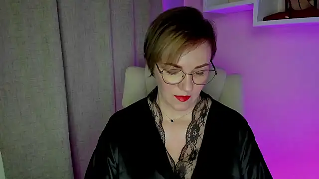 Snapshot of feliziaDesire chatting on 2, 7, 2026 feliziaDesire online show from 2, 7, 2026
