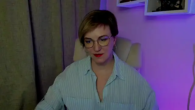 Snapshot of feliziaDesire chatting on 22, 7, 2026 feliziaDesire online show from 22, 7, 2026