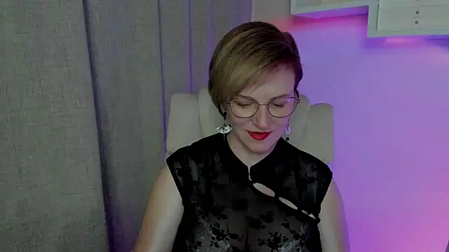 Snapshot of feliziaDesire chatting on 2, 8, 2026 feliziaDesire online show from 2, 8, 2026