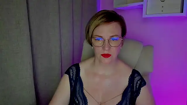 Snapshot of feliziaDesire chatting on 6, 8, 2026 feliziaDesire online show from 6, 8, 2026