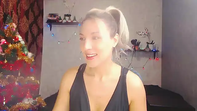 Snapshot of MillaXQueen chatting on 16, 12, 2024 MillaXQueen online show from 16, 12, 2024