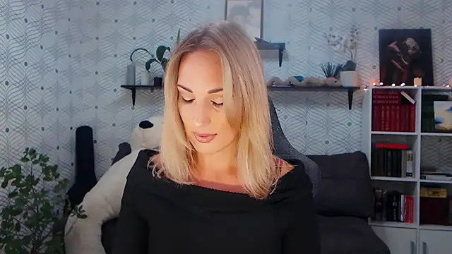 Snapshot of MillaXQueen chatting on 12, 7, 2026 MillaXQueen online show from 12, 7, 2026