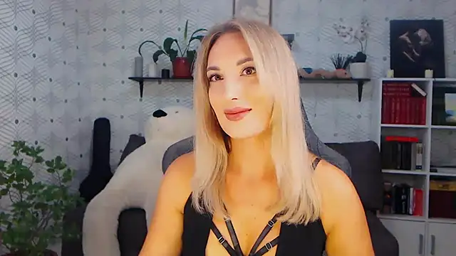 Snapshot of MillaXQueen chatting on 28, 7, 2026 MillaXQueen online show from 28, 7, 2026