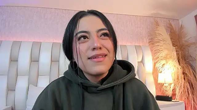 Snapshot of Rebeca_jones chatting on 14, 4, 2026 Rebeca jones online show from 14, 4, 2026