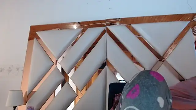 nathaly low1 online show from 25, 2, 2026