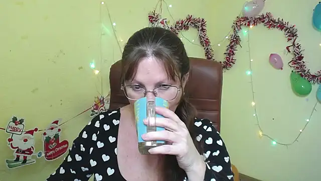 VanessaHotts online show from 13, 1, 2025