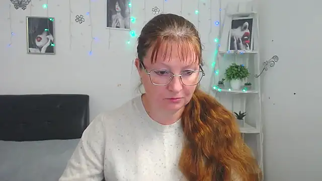 VanessaHotts online show from 3, 10, 2025