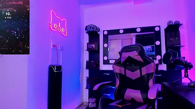 miss kitty online show from 31, 3, 2026