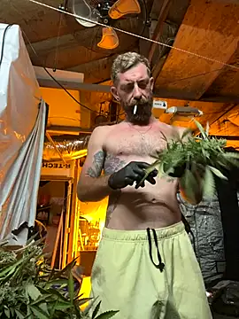 mandjpuff2 online show from 25, 9, 2025