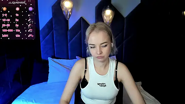 Snapshot of StephanieSweety chatting on 18, 2, 2025 StephanieSweety online show from 18, 2, 2025