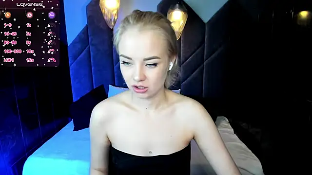 Snapshot of StephanieSweety chatting on 25, 2, 2025 StephanieSweety online show from 25, 2, 2025